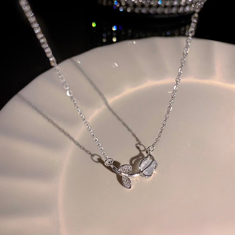 Silver Tulip Bloom Necklace
