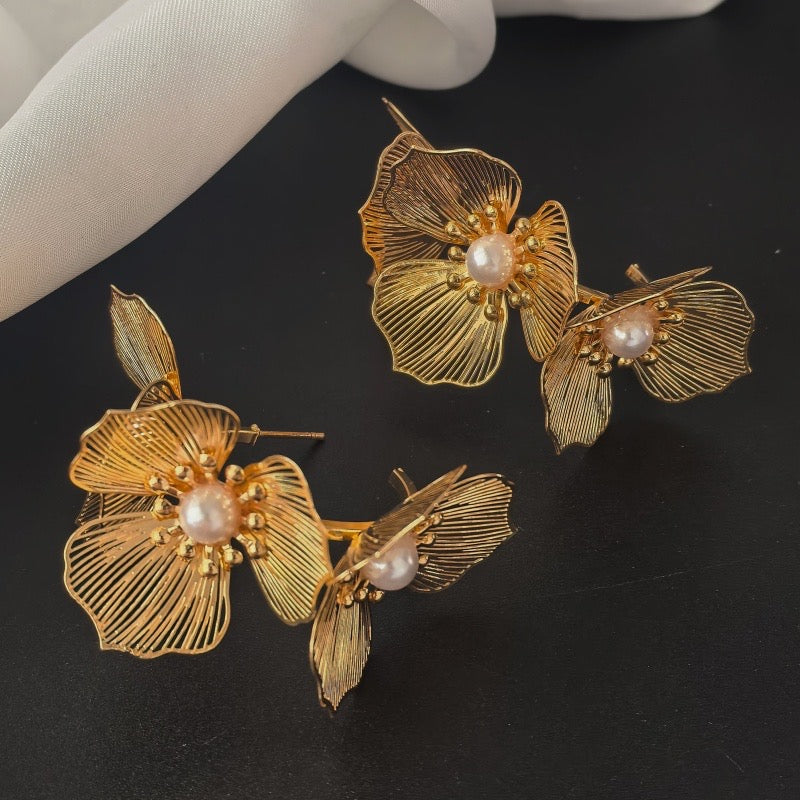 Lumière Bloom Pearl Earrings