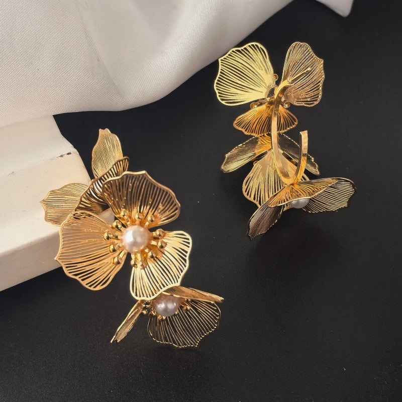 Lumière Bloom Pearl Earrings
